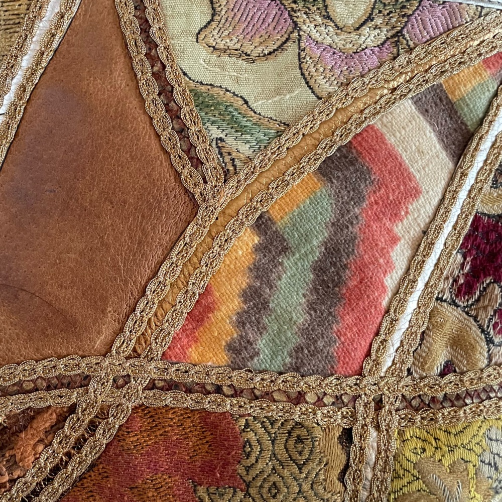 FINAL SALE - HOLT RENFREW crossbody bag - Picture 5 of 8